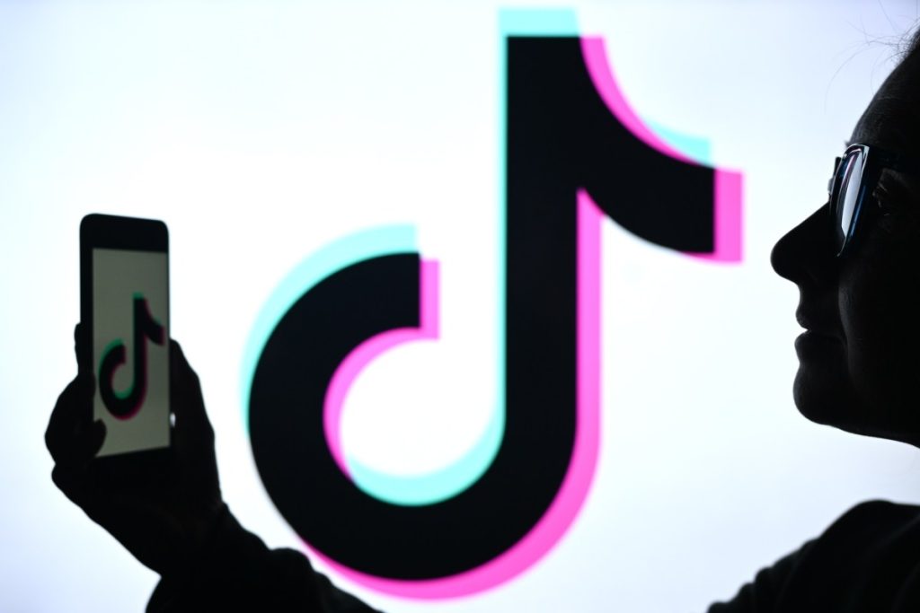 Tiktok implements new accessibility tools, including the alt text generated to